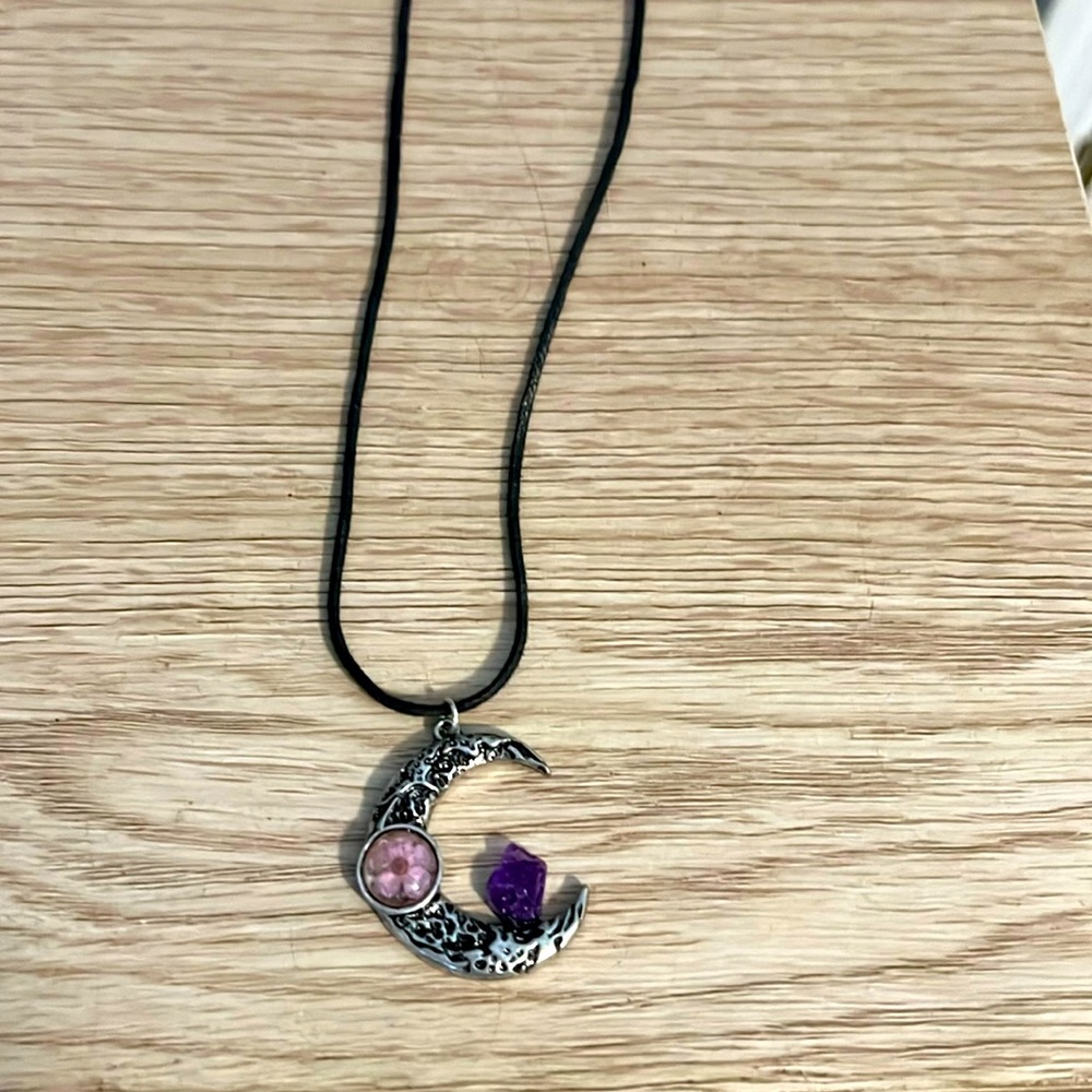 Hot Topic Crescent Moon Necklace